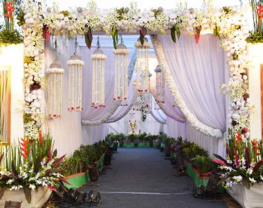 Subtle-Passage-with-Floral-Decor